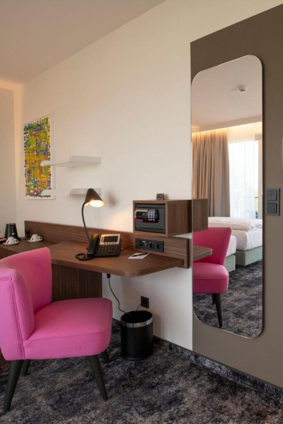 Hotel Le Parc Wiener Neustadt Dış mekan fotoğraf